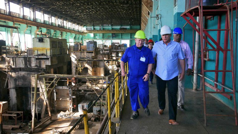 Visita Díaz-Canel central termoeléctrica de Mariel