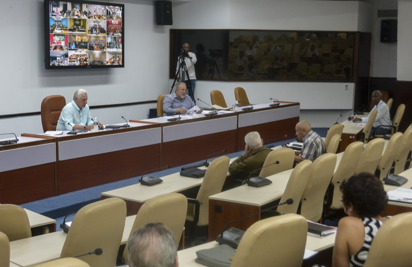 Díaz-Canel se reunió con gobernadores de provincias de Cuba
