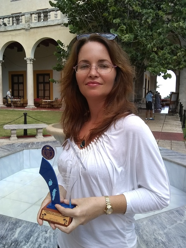 Vicky Suárez: un premio que enaltece a la centenaria Radio Cubana