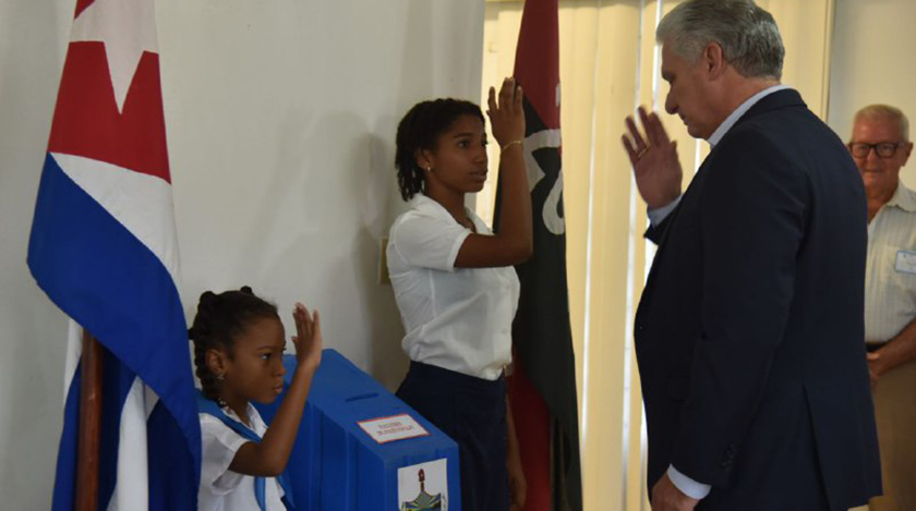 Ejerce Presidente cubano su derecho al voto