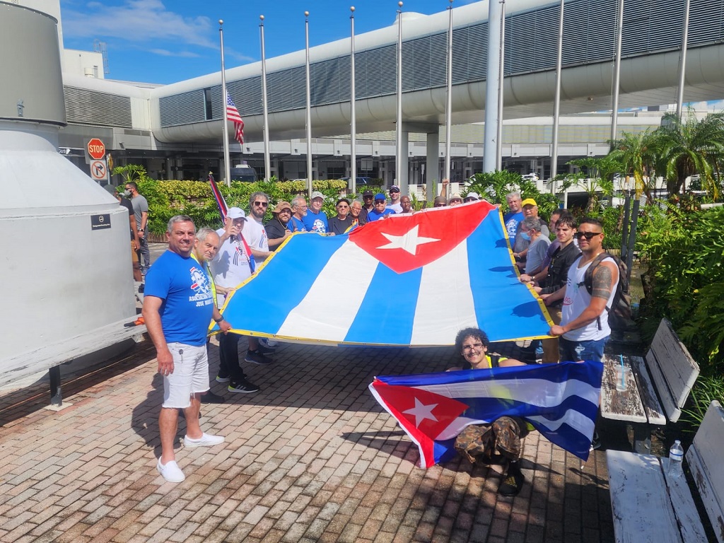 Abajo el bloqueo a Cuba, reclamo en ciudades de EEUU