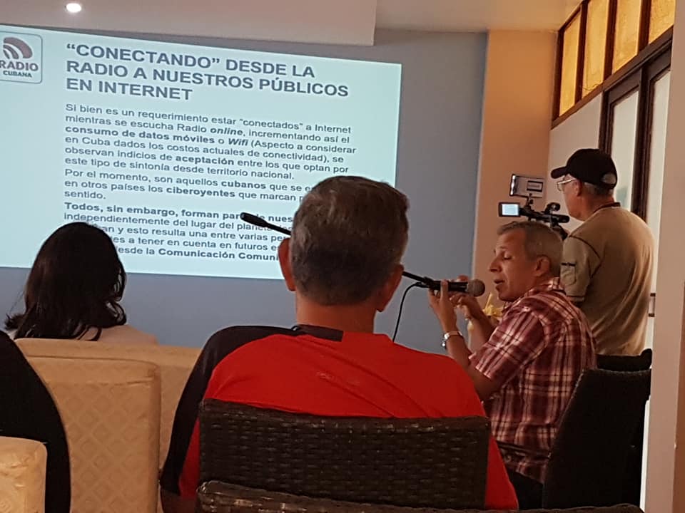 La radio cubana y su guiño en la internet: Definitivamente la radio no morirá