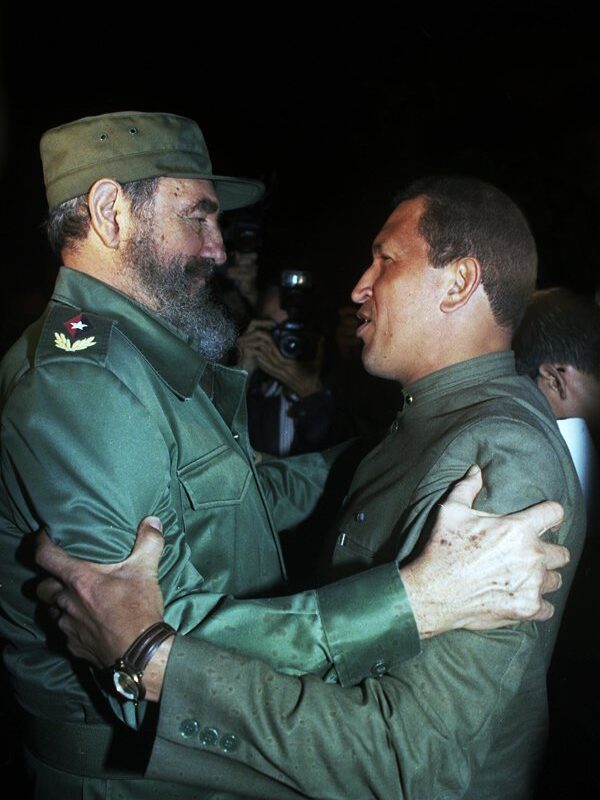 Fidel, Chávez y el primer abrazo