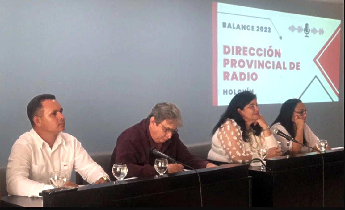 Directivos de la Radio nacional acompañaron a los radialistas holguineros durante su Asamblea de Balance correspondiente al pasado año. Foto: Yinisel Elcea