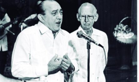 Adolfo Alfonso y Justo Vega, maestros de la décima improvisada. Foto: Felicia Hondal