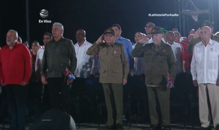 Raúl y Díaz-Canel en acto por el 26 de Julio en Sancti Spíritus
