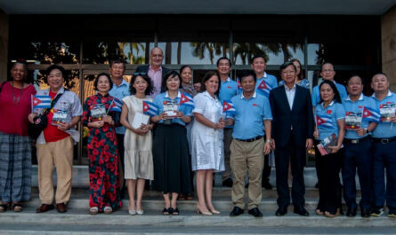 Concluye visita a Cuba delegación de periodistas de Vietnam