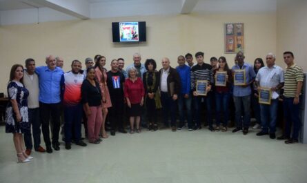 Visita Díaz-Canel nuevas sedes de instituciones de la prensa cubana