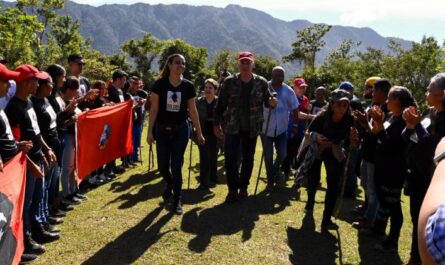 Ascendió Díaz-Canel a Comandancia de La Plata en serranía cubana