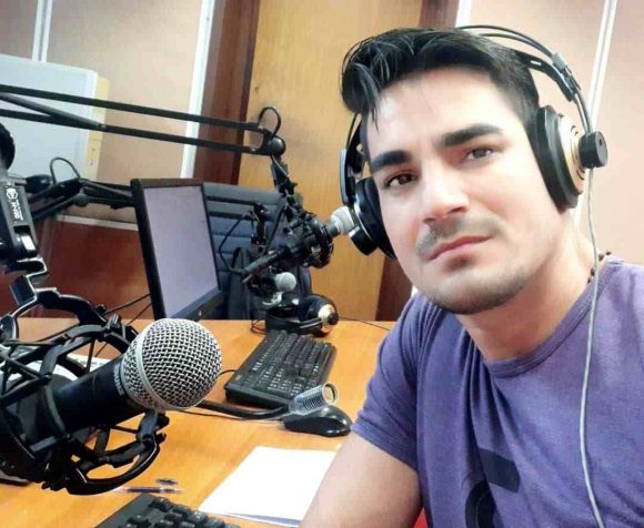 Leyber Gómez Caballero: soy locutor de radio y televisión