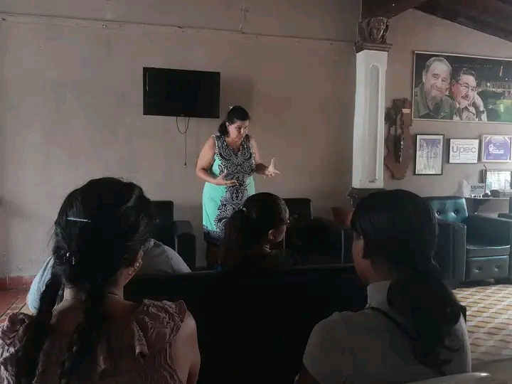 Debaten sobre Inteligencia Artificial #IA en Holguín