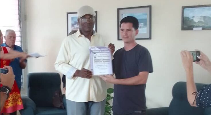 Periodista floridano gana concurso provincial Carlos Bastidas en la categoría de Prensa Radial
