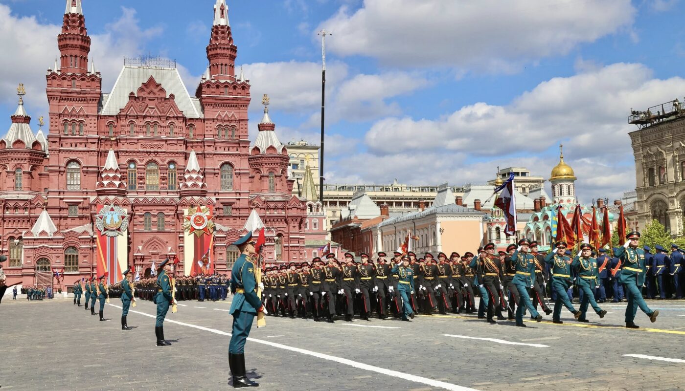 Presidente de Cuba califica de impresionante desfile en Moscú