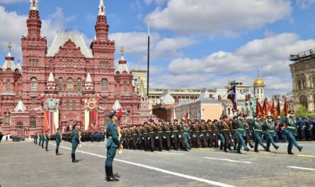 Presidente de Cuba califica de impresionante desfile en Moscú
