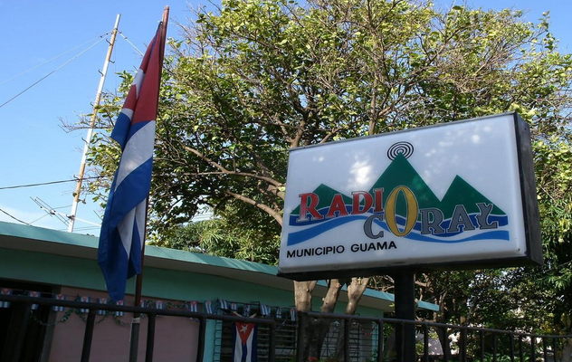 Radio Coral: Tres décadas de voces y montañas