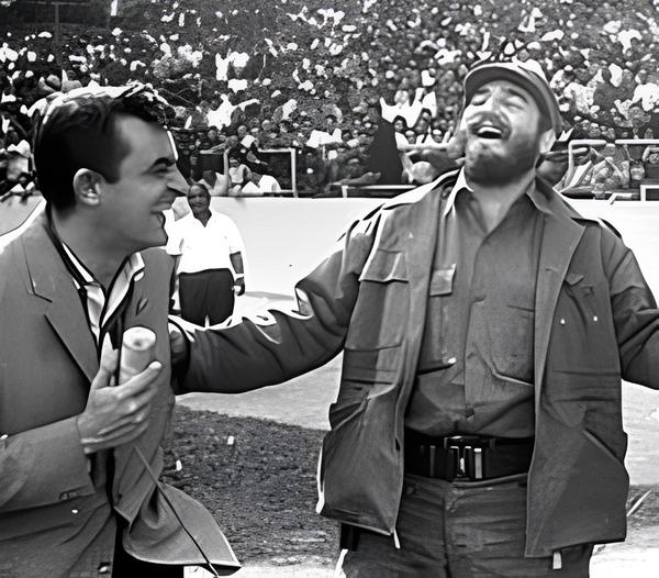 Eddy Martin entrevistando al Comandante en Jefe Fidel Castro Ruz. Foto: Archivo.