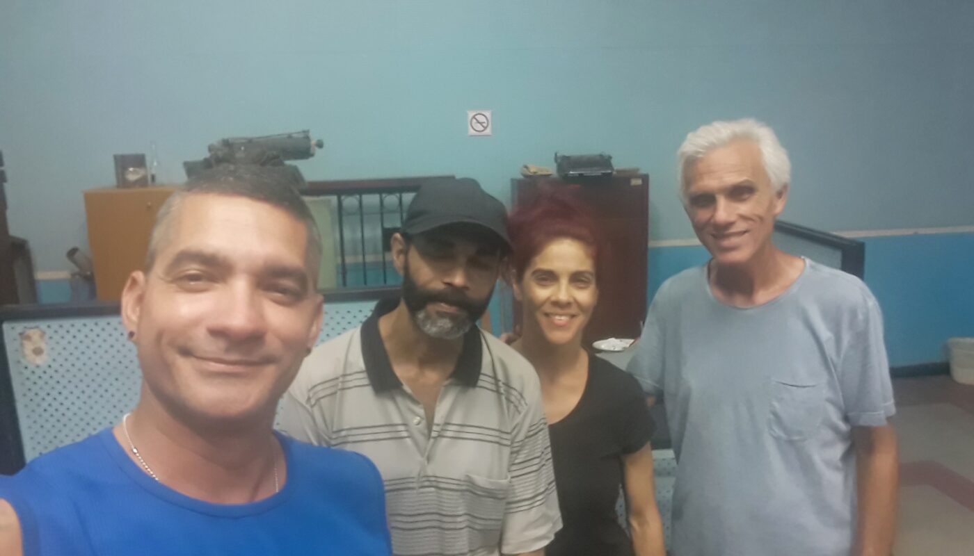 Juntos al mediodía