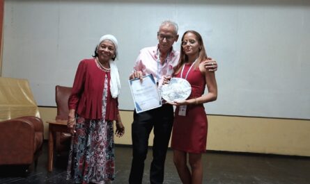 Entregan premios colaterales del Taller y Concurso Nacional de Radio Joven