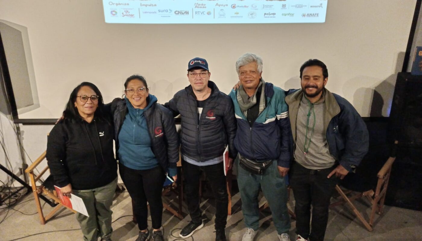 La Directora Nacional de Radio Cubana, Yuzaima Cardona, visitó las instalaciones de RadioSur 106.4 FM y participó en una emisión especial del programa Comunidad Activa.