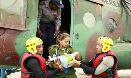 Presidente cubano reconoce heroísmo de rescatistas en zonas afectadas