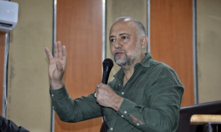 Ernesto Lamas, profesor e investigador asociado al Observatorio Latinoamericano de Regulación de Medios y Convergencia de Argentina. Foto: Dayam González