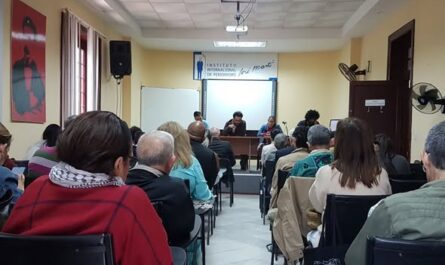 Al frente de esta importante cátedra estará la destacada periodista y ensayista cubana Katiuska Blanco Castiñeira, cuya extensa labor investigativa y obra literaria la han consagrado como una de las principales estudiosas de la vida y la trayectoria de Fidel Castro Ruz.