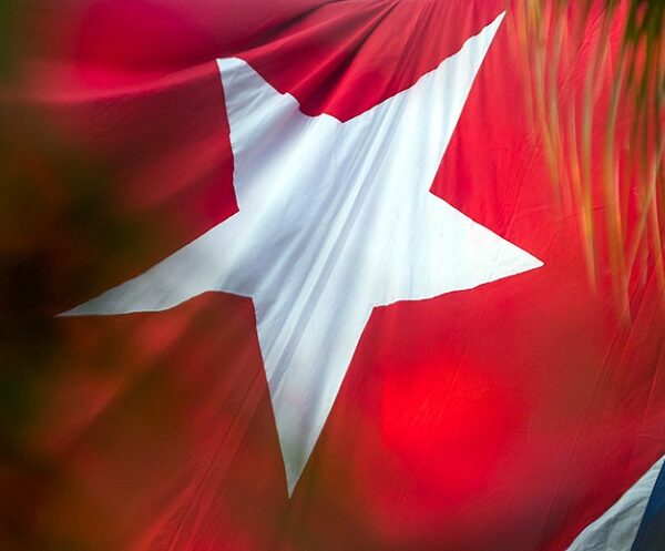 Bandera Cubana. Foto: Abel Padrón Padilla/ Cubadebate.