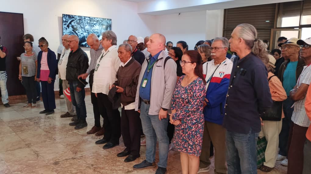 Trabajadores de Radio y Televisión en Cuba se manifiestan en apoyo al gobierno venezolano y exigen la liberación de Nicolás Maduro