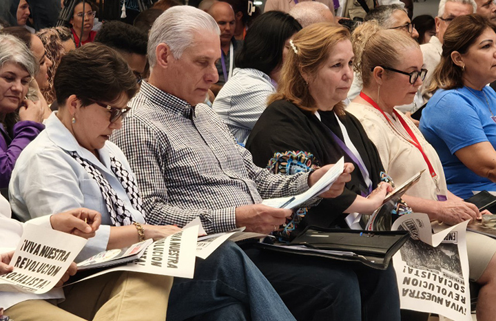 Presidente cubano acude a inauguración del Coloquio Patria