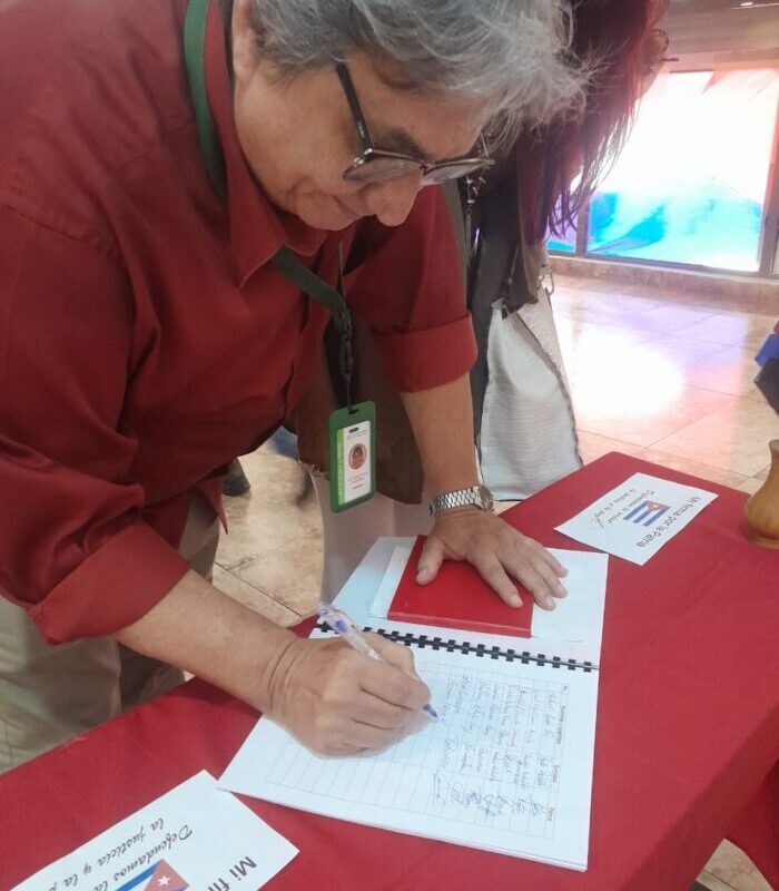 Periodistas y comunicadores de Cuba suman sus firmas por la Patria