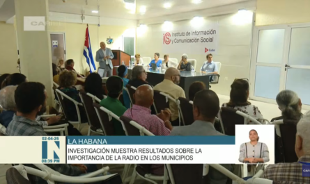 Onelio Castillo defiende tesis doctoral en el Instituto de Información y Comunicación Social