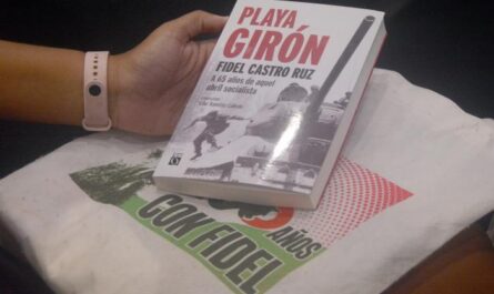 Presentaciones de libros y materiales fílmicos formaron parte del programa. Foto: Ismael Batista