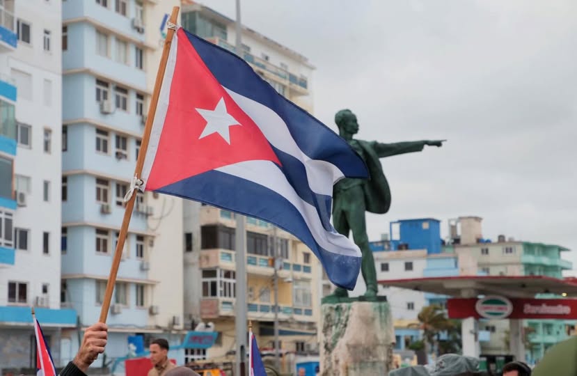 Cuba sigue en pie: trabaja, crea y lucha contra la amenaza del imperialismo
