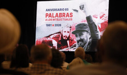 Palabras a los intelectuales: 65 años de una política cultural.