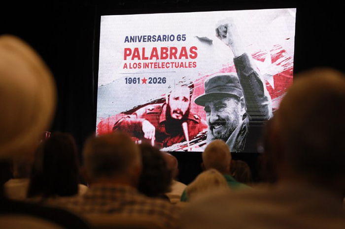 Palabras a los intelectuales: 65 años de una política cultural
