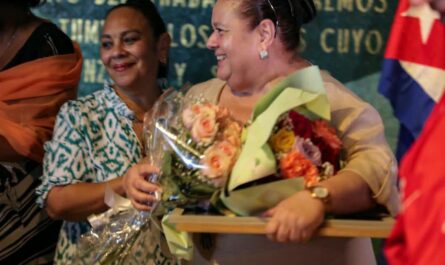 la reconocida profesional Bárbara Betancourt Abreu