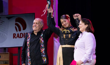México homenajeó a la radio cubana por la difusión de su música y voces