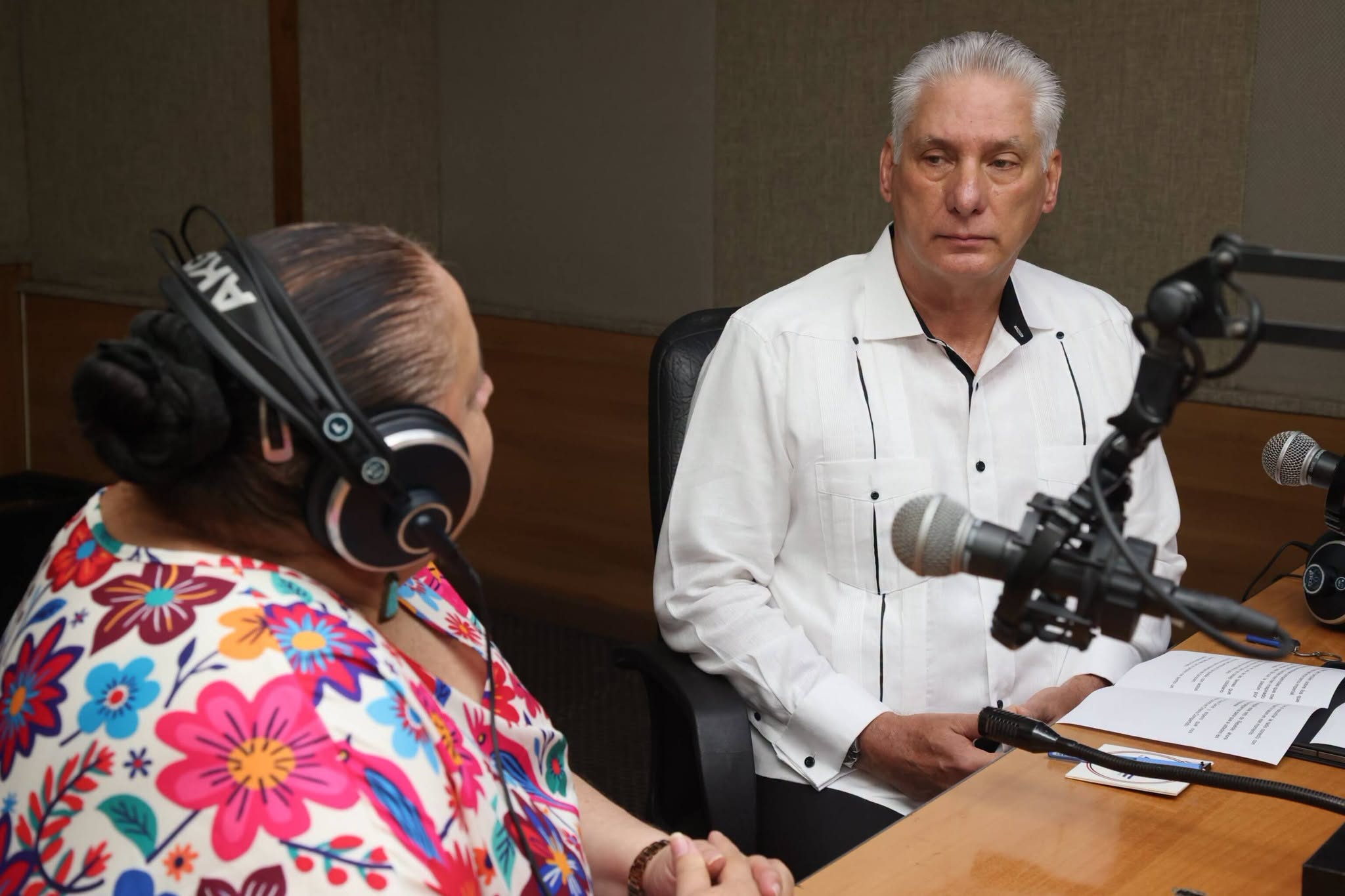 Díaz-Canel vista Radio Rebelde