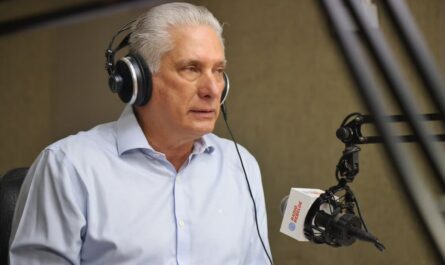 Díaz-Canel participa en la segunda emisión de «Criterio Compartido» por Radio Rebelde